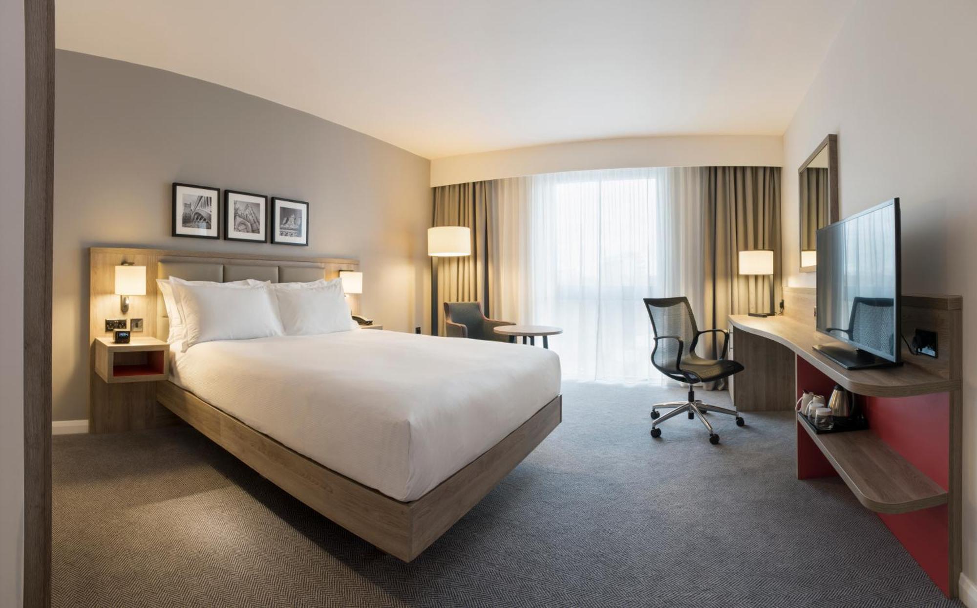 Hilton Garden Emirates Old Trafford Hotel 4*