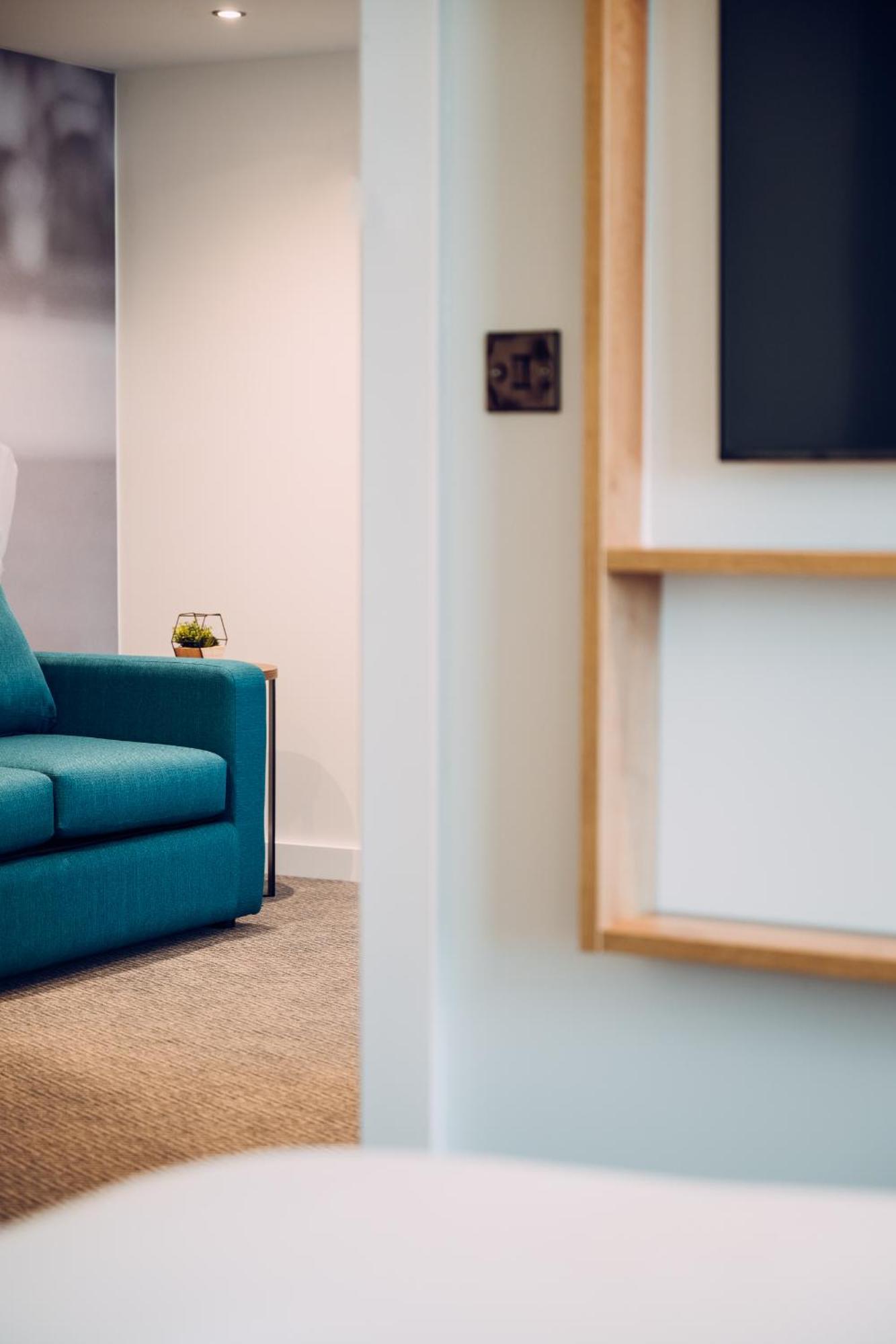 Hilton Garden Emirates Old Trafford Hotel 4*