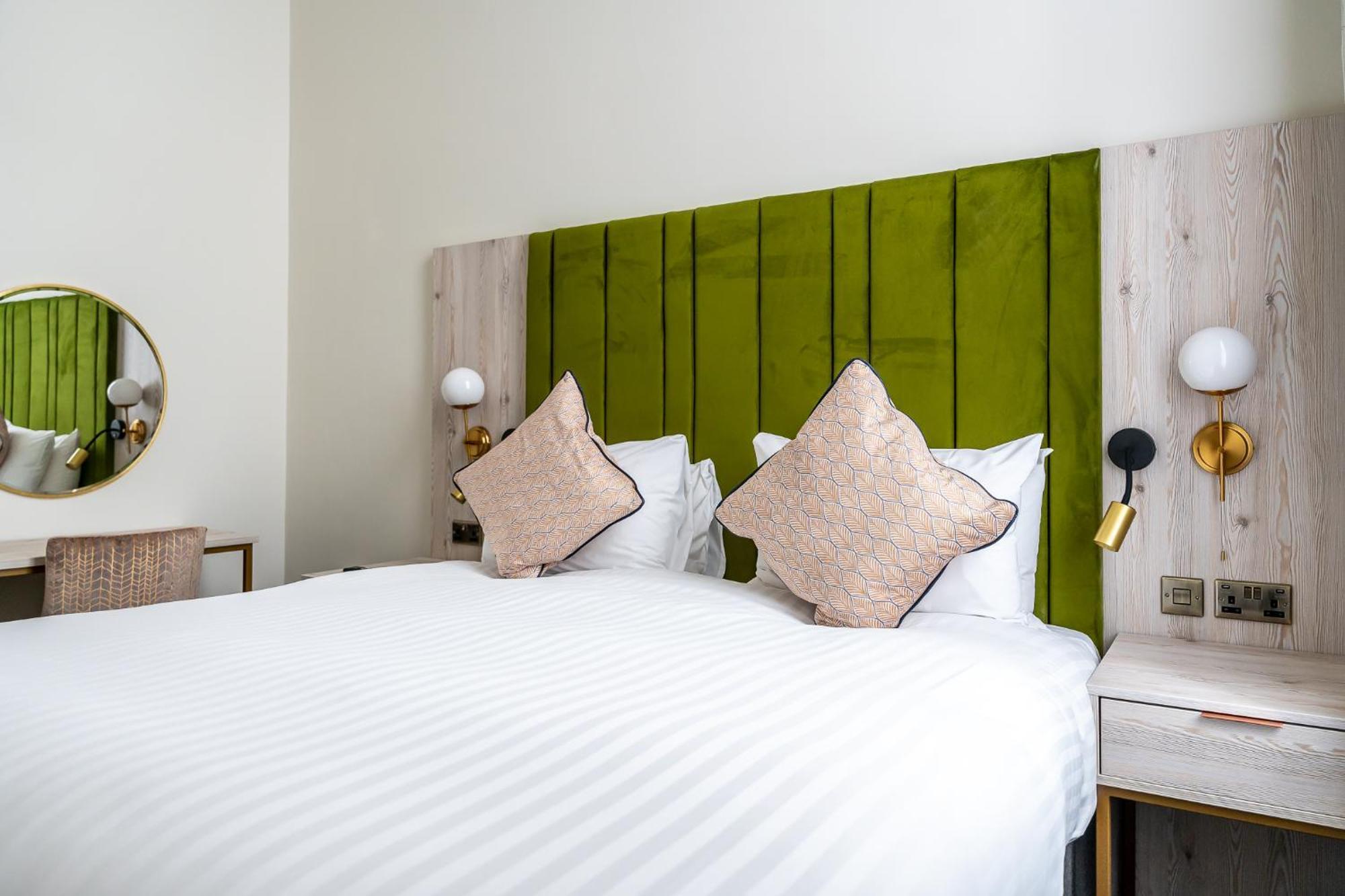 Trafford Hall Manchester, Trademark Collection By Wyndham 3* Manchester