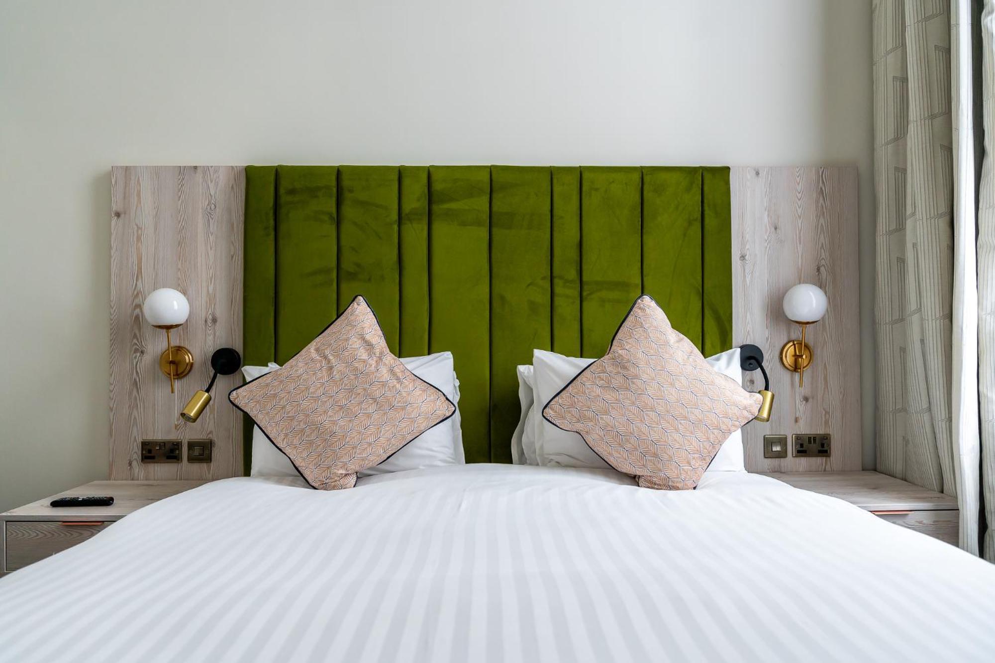 Hotel Trafford Hall Manchester, Trademark Collection By Wyndham