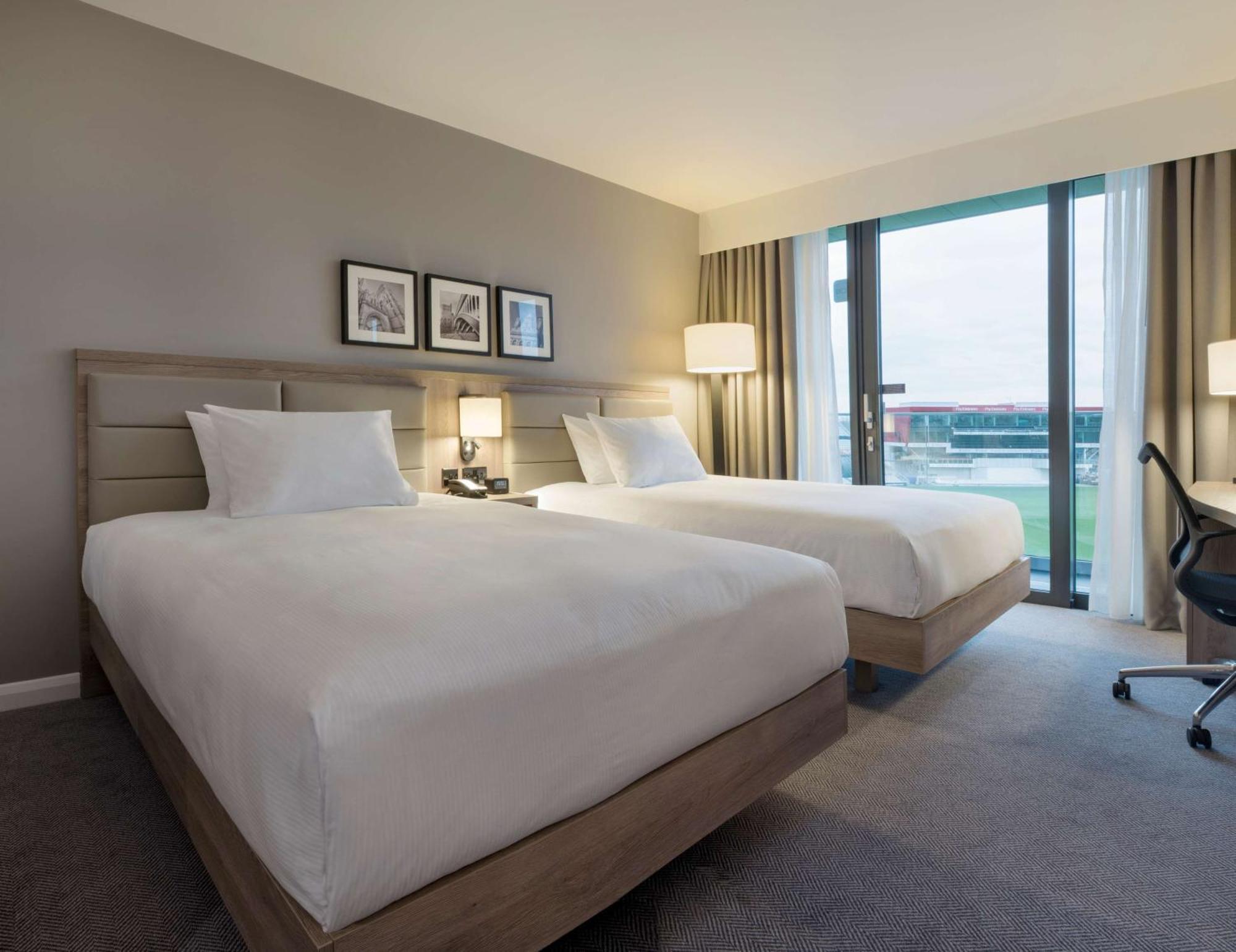 Hilton Garden Emirates Old Trafford Hotel 4*