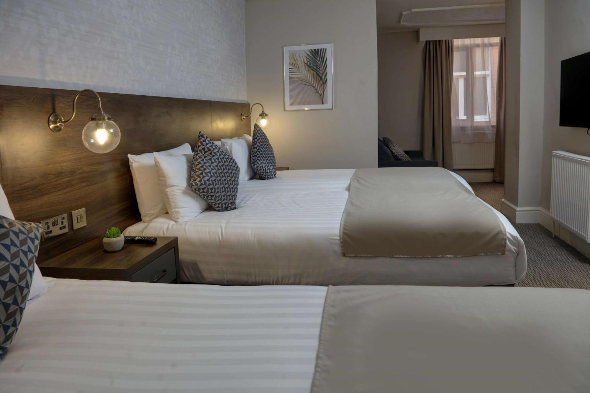 Trafford Hall Manchester, Trademark Collection By Wyndham Hotel 3*