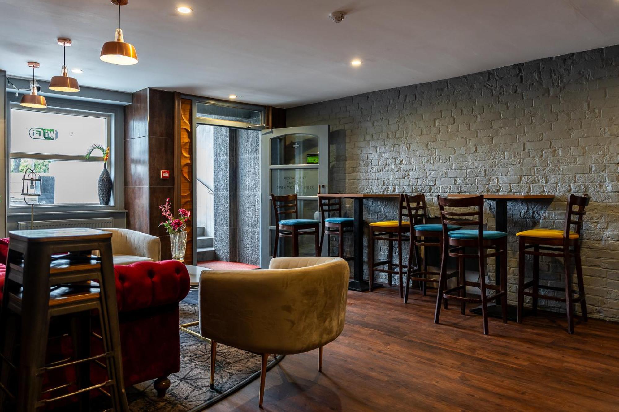 Hotel Trafford Hall Manchester, Trademark Collection By Wyndham 3*