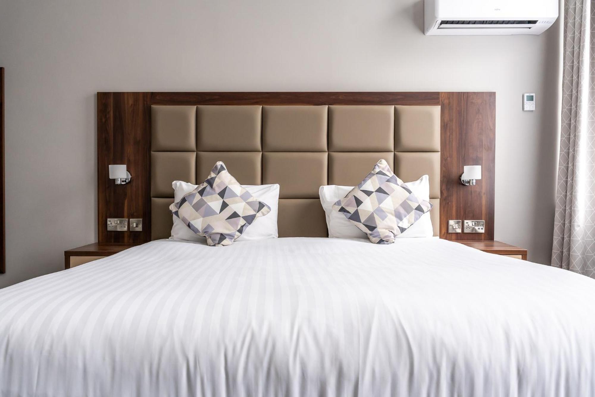 Hotel Trafford Hall Manchester, Trademark Collection By Wyndham