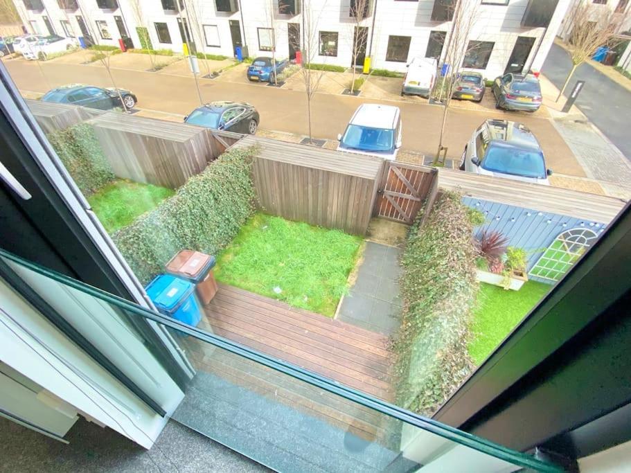 Large Townhouse 5 Beds With Two Parking Spaces - Centre Apartment Manchester