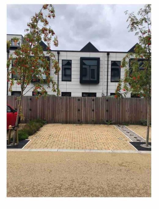 Large Townhouse 5 Beds With Two Parking Spaces - Centre