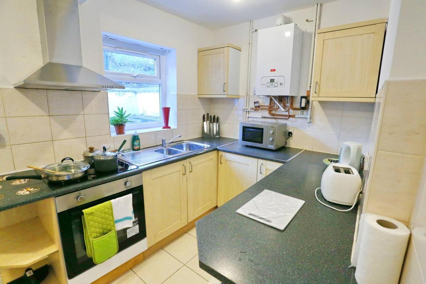 Holiday home 3x Parking Opposite Park Walk To Salford Uni Pass The Keys *