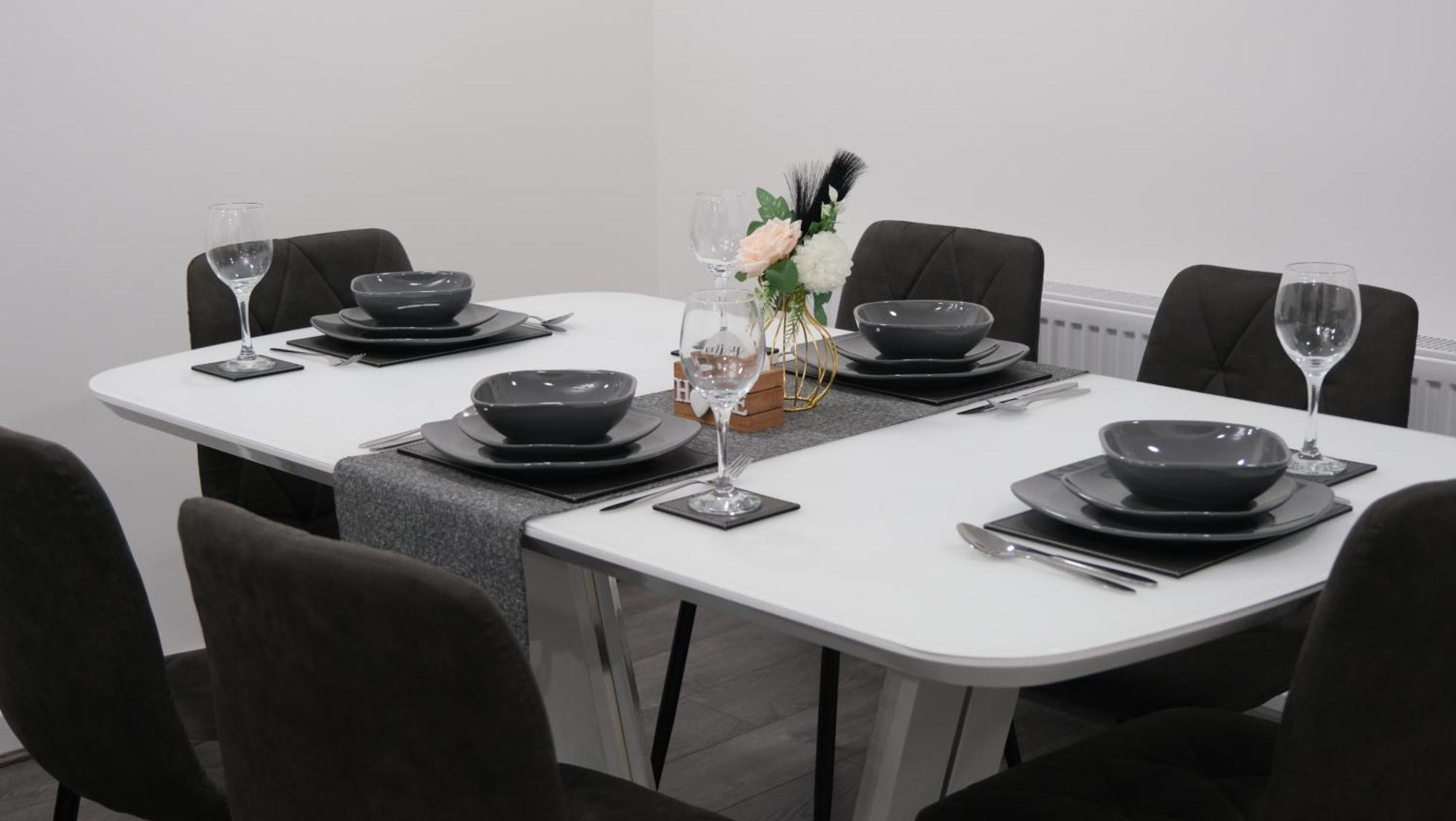 3-bedroom Semi Near Etihad Football Stadium, Tourist Attractions, Centre And Transport Links - Sky N Netflix * Manchester