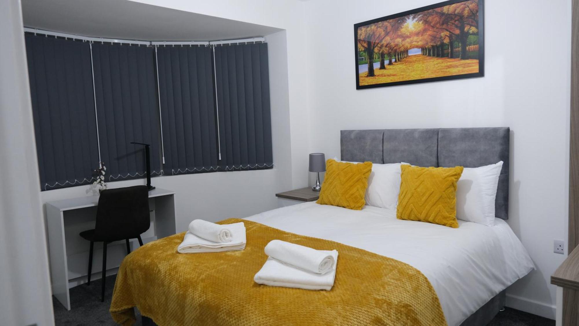 Holiday home 3-bedroom Semi Near Etihad Football Stadium, Tourist Attractions, Centre And Transport Links - Sky N Netflix *