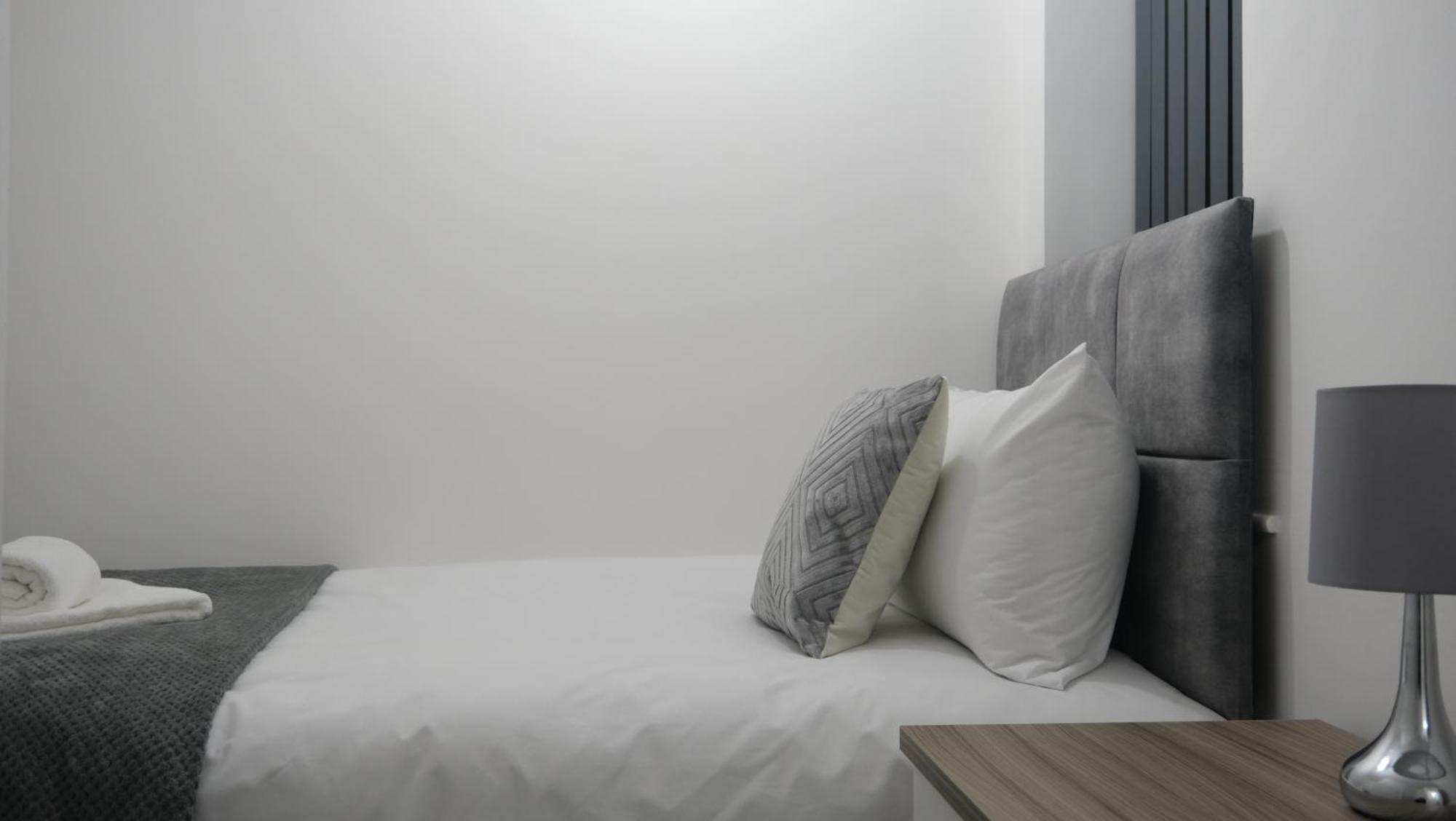 3-bedroom Semi Near Etihad Football Stadium, Tourist Attractions, Centre And Transport Links - Sky N Netflix *