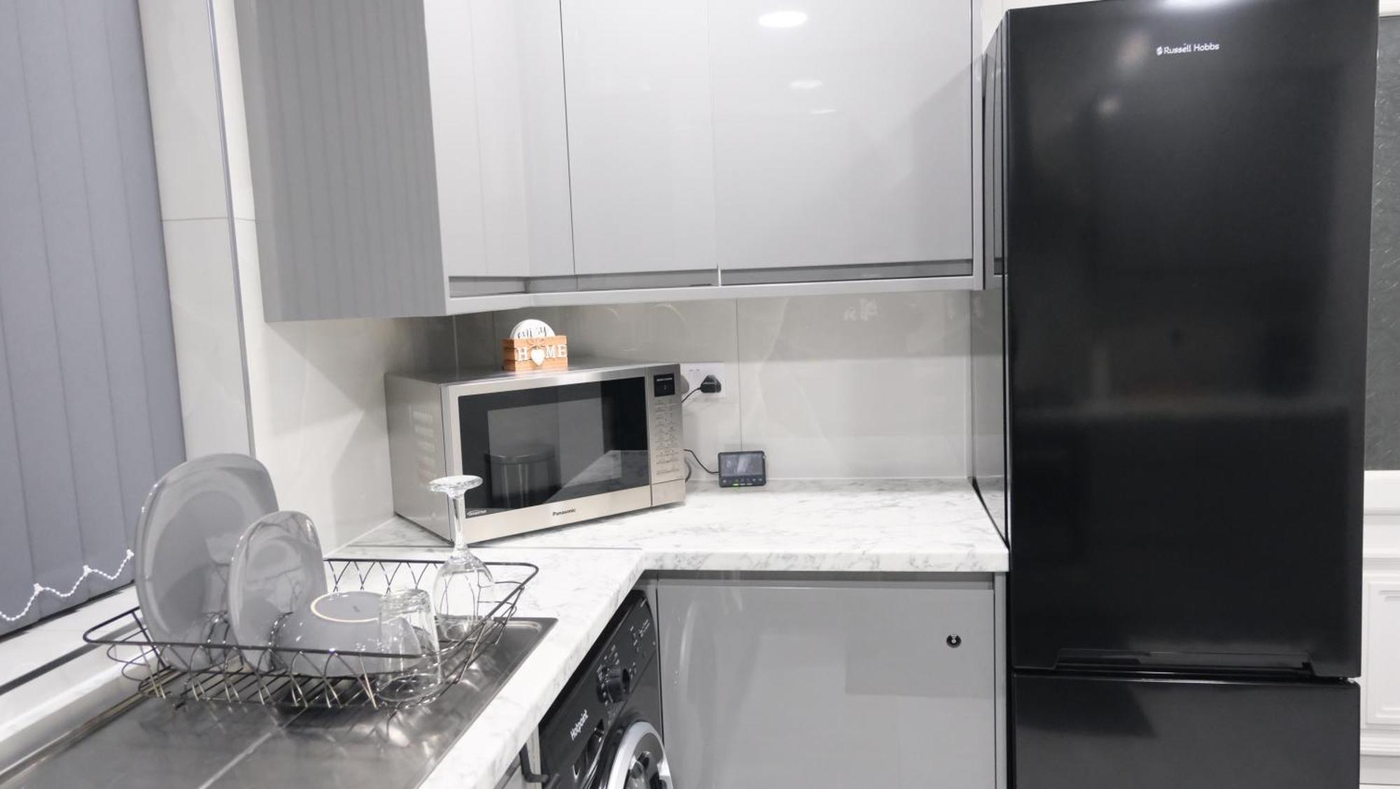 Holiday home 3-bedroom Semi Near Etihad Football Stadium, Tourist Attractions, Centre And Transport Links - Sky N Netflix Manchester