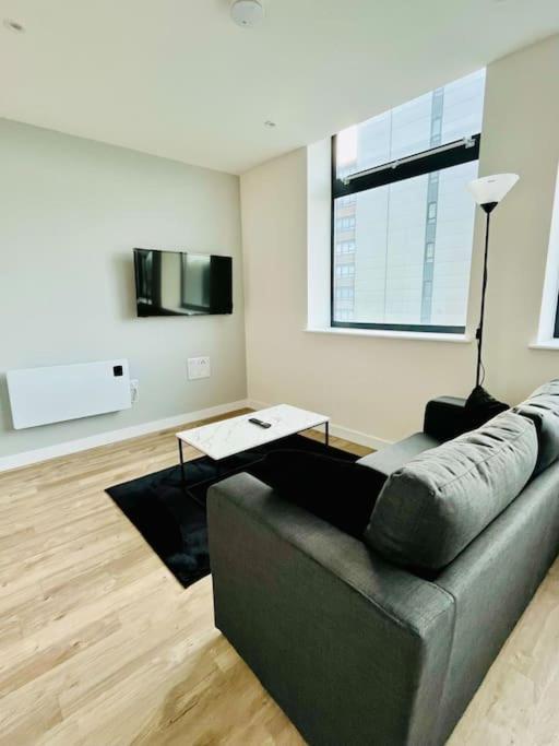 Old Trafford Getaway: 1 Bed Manchester