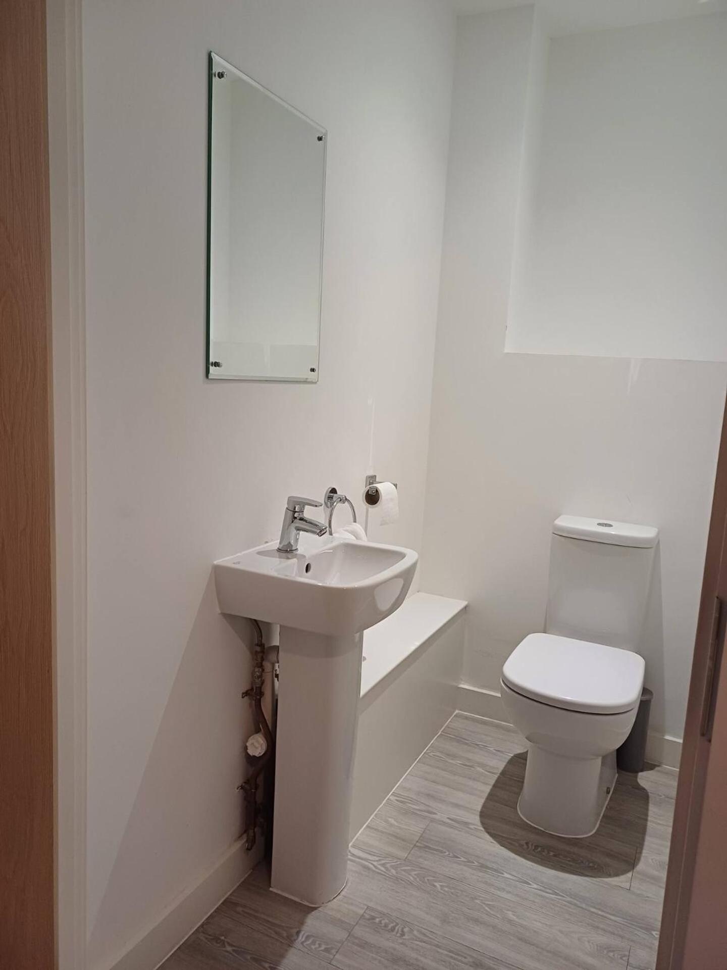 5mins Jd Gym Supermarket Retail M60 Centre Salford Queys Media Apartment *