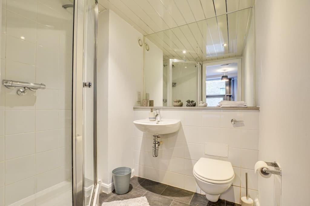Cozy Escape In Centre Apartment