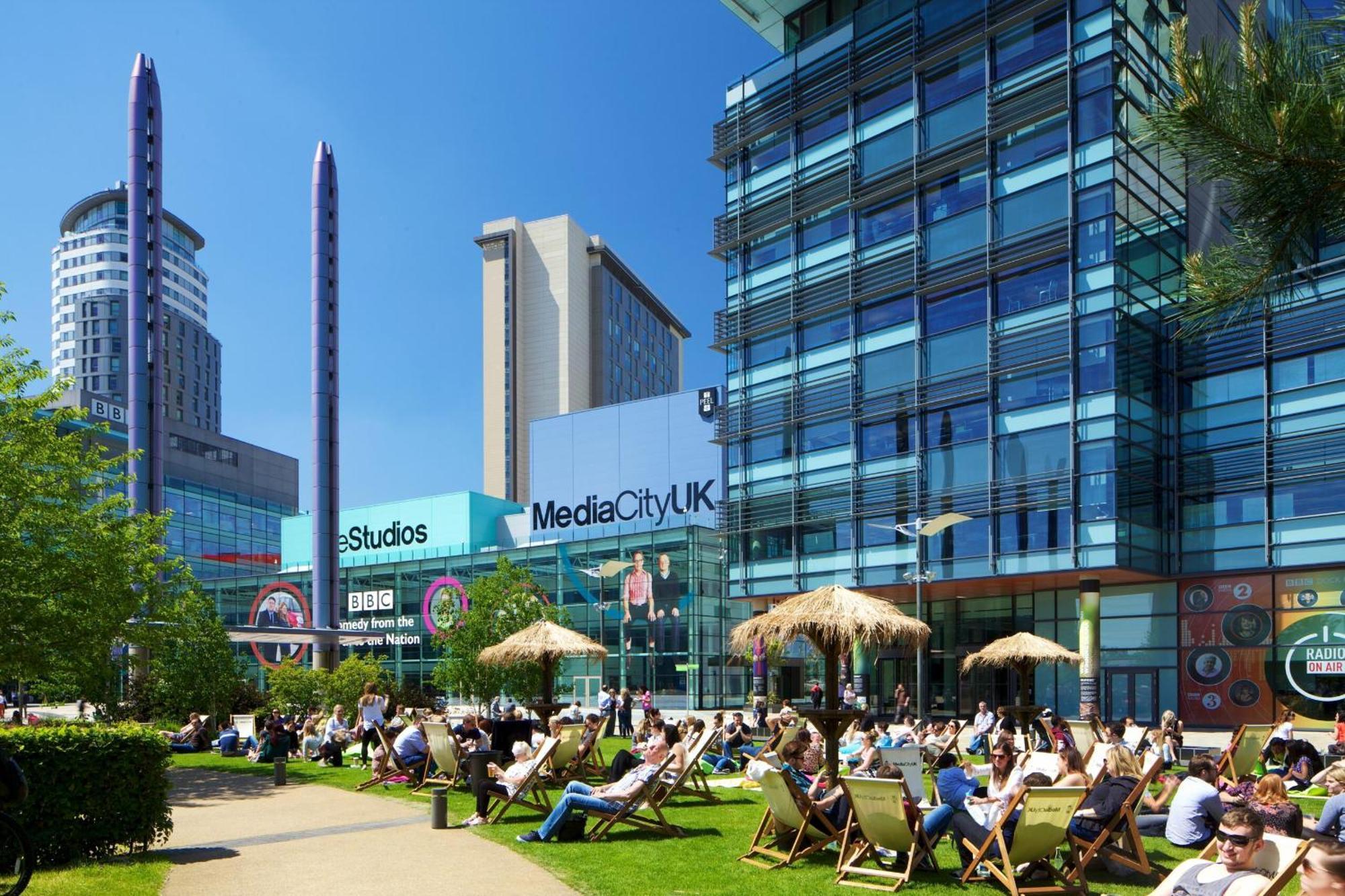 Apartment The Salford Quay, Warm & Beautiful With Hyper Fast Wifi & Great Views!