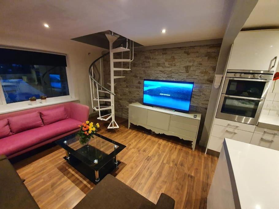 Amazing Flat In The Middle Of The Golf Course Apartment Manchester