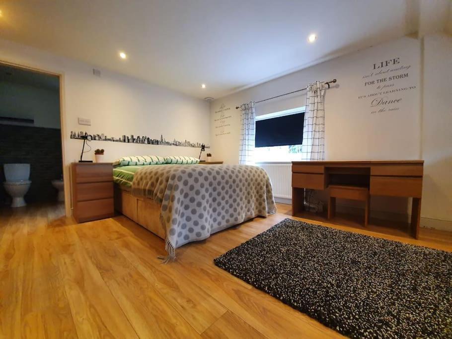 Amazing Flat In The Middle Of The Golf Course Apartment Manchester