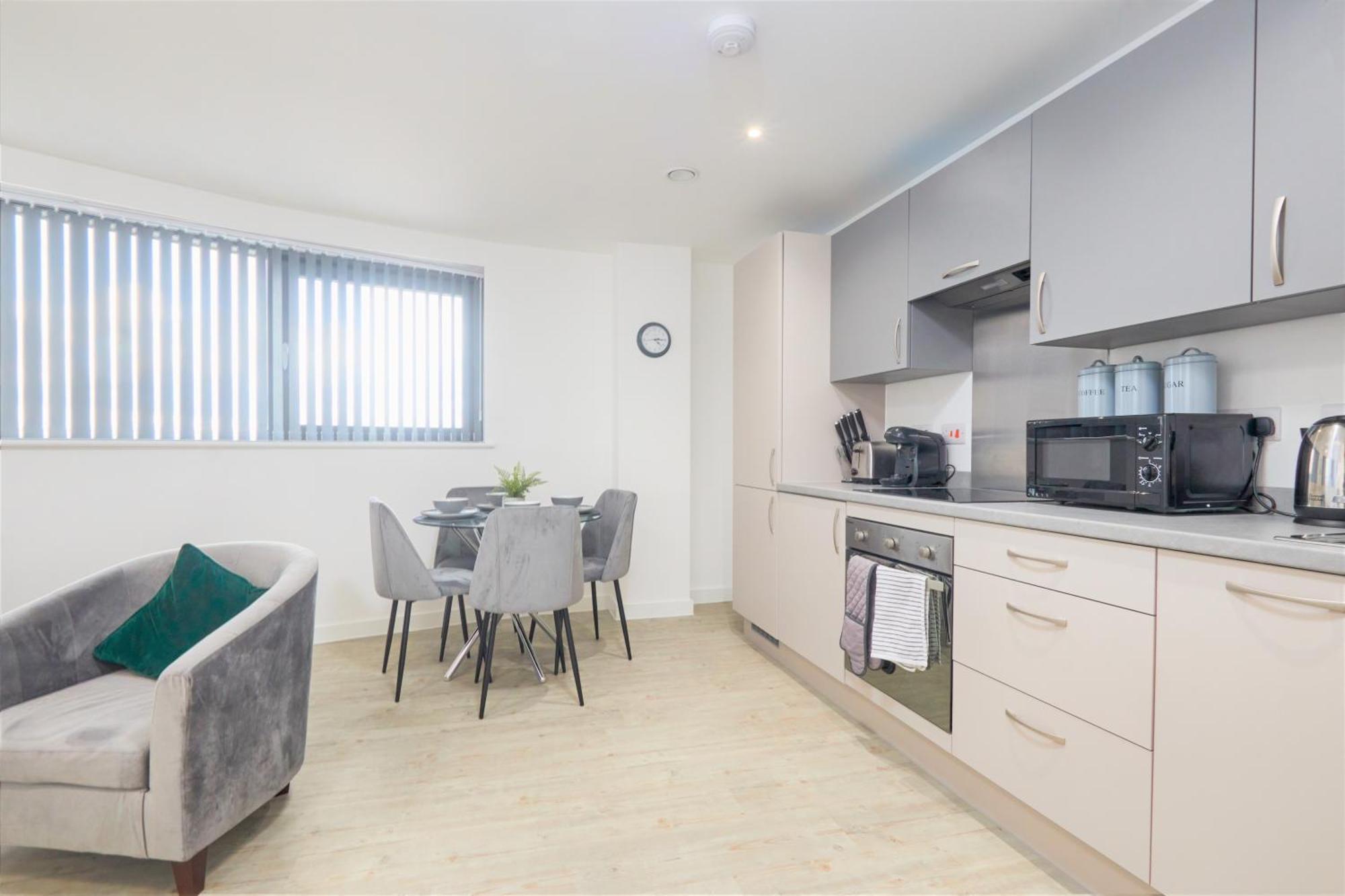 The Salford Quay, Warm & Beautiful With Hyper Fast Wifi & Great Views! Apartment *