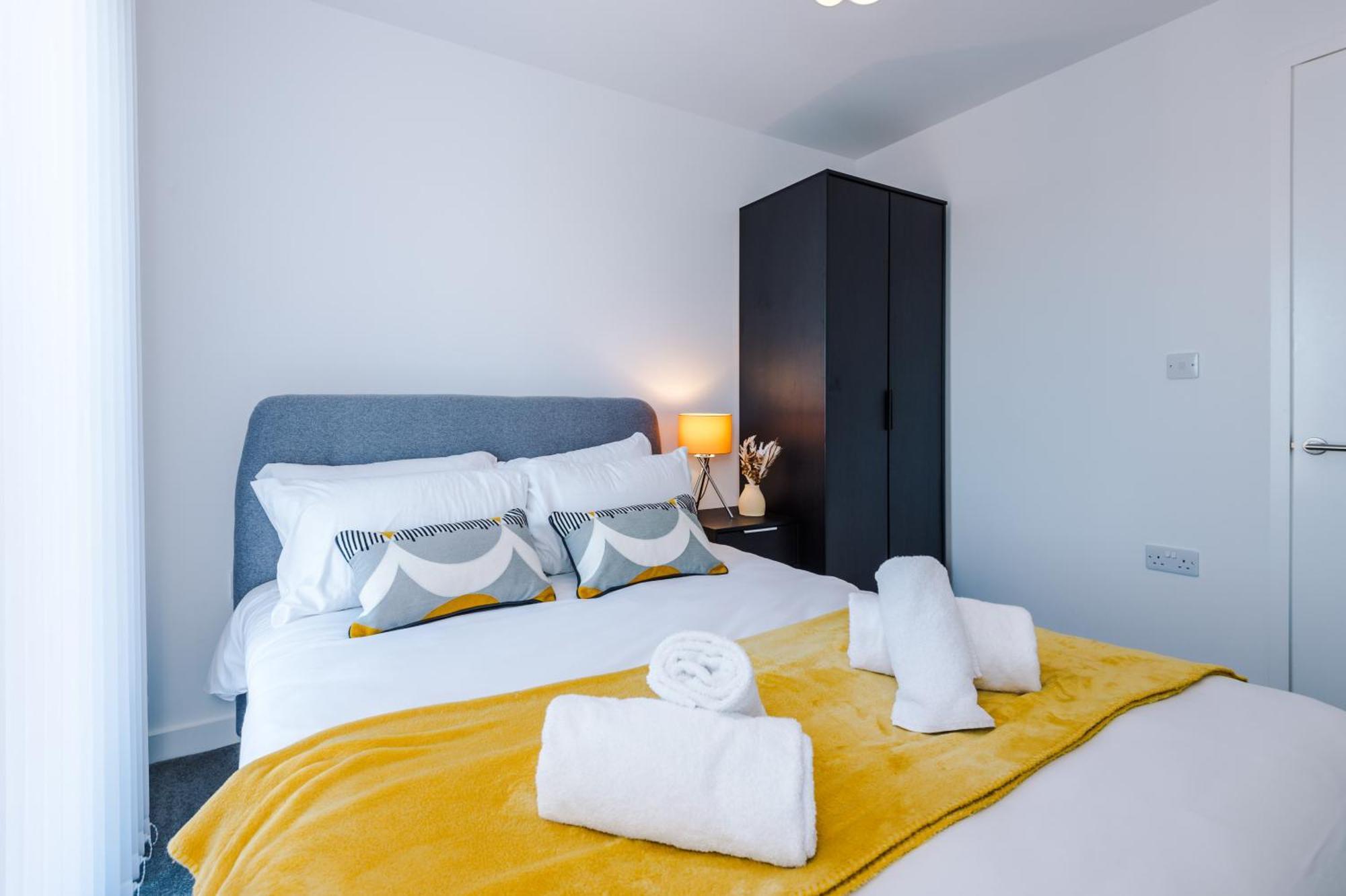 Hilltop Serviced - Salford Quays Apartment