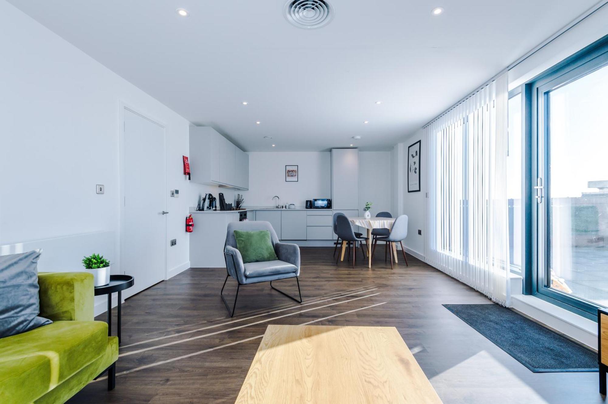 Hilltop Serviced - Salford Quays Apartment *
