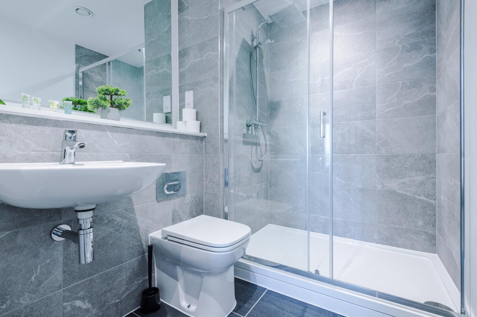 Hilltop Serviced - Salford Quays