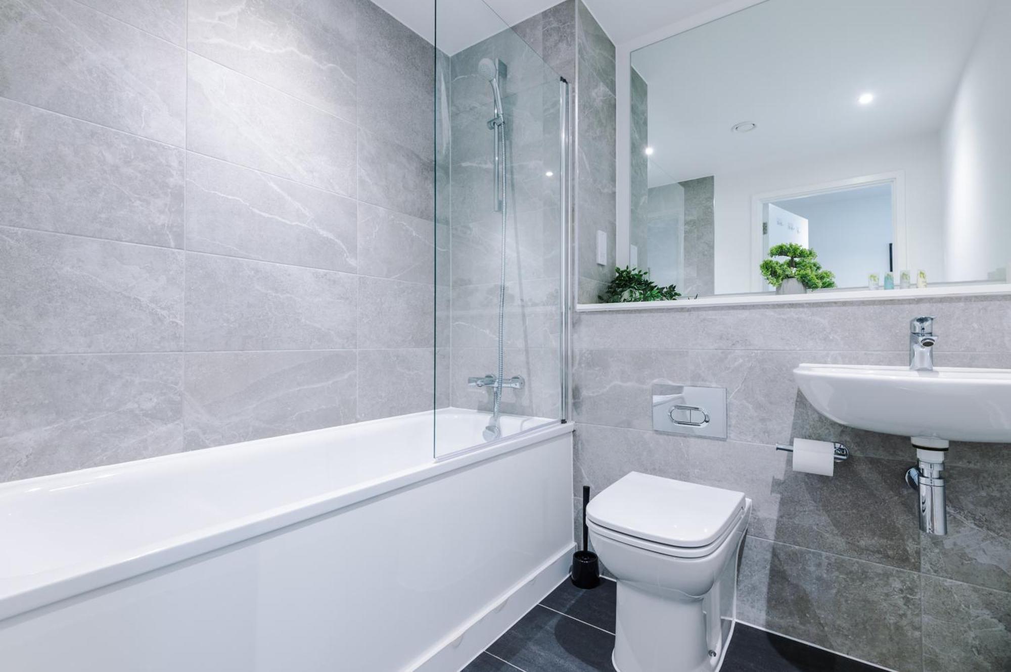 Hilltop Serviced - Salford Quays Apartment