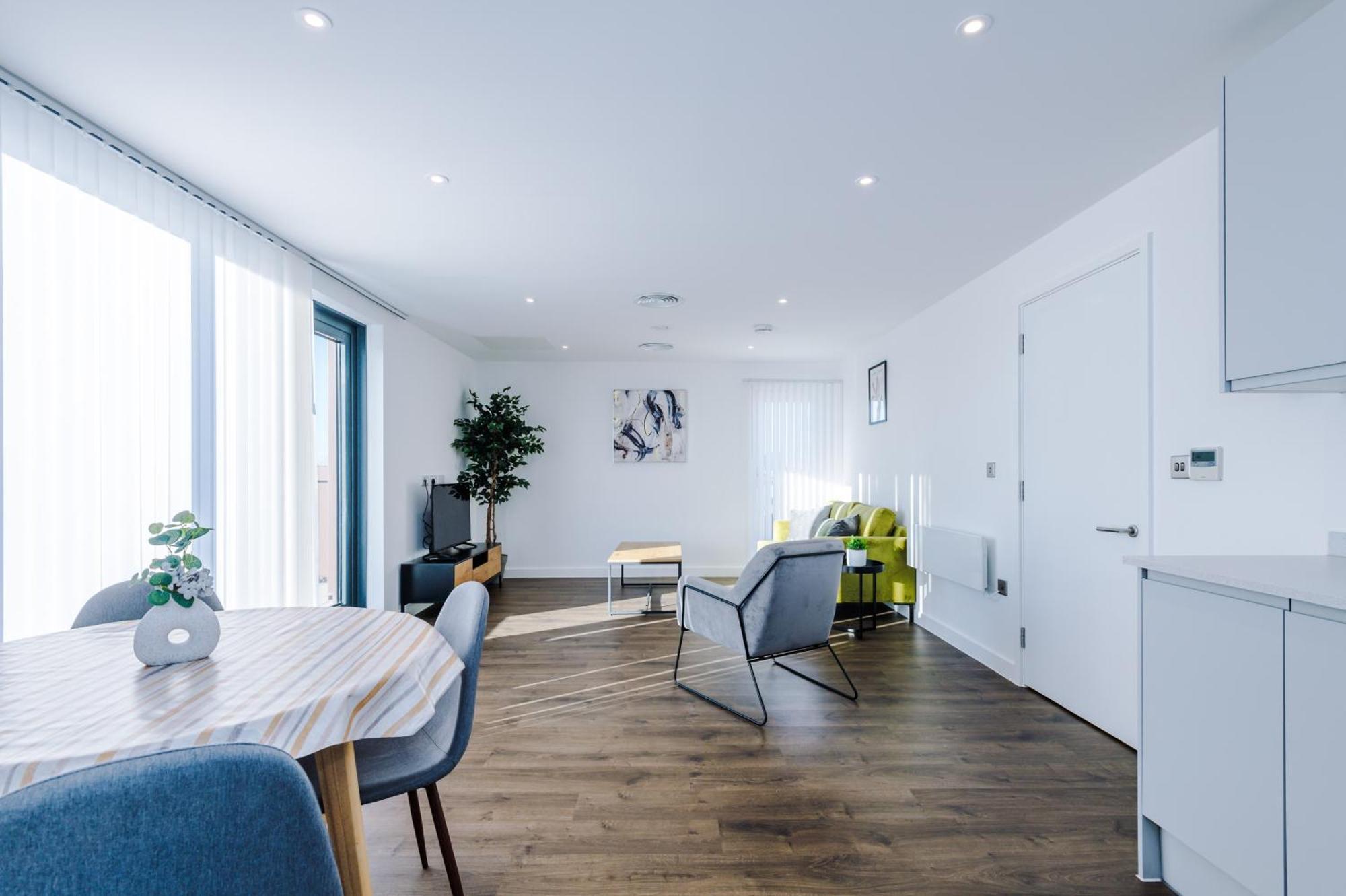 Hilltop Serviced - Salford Quays *