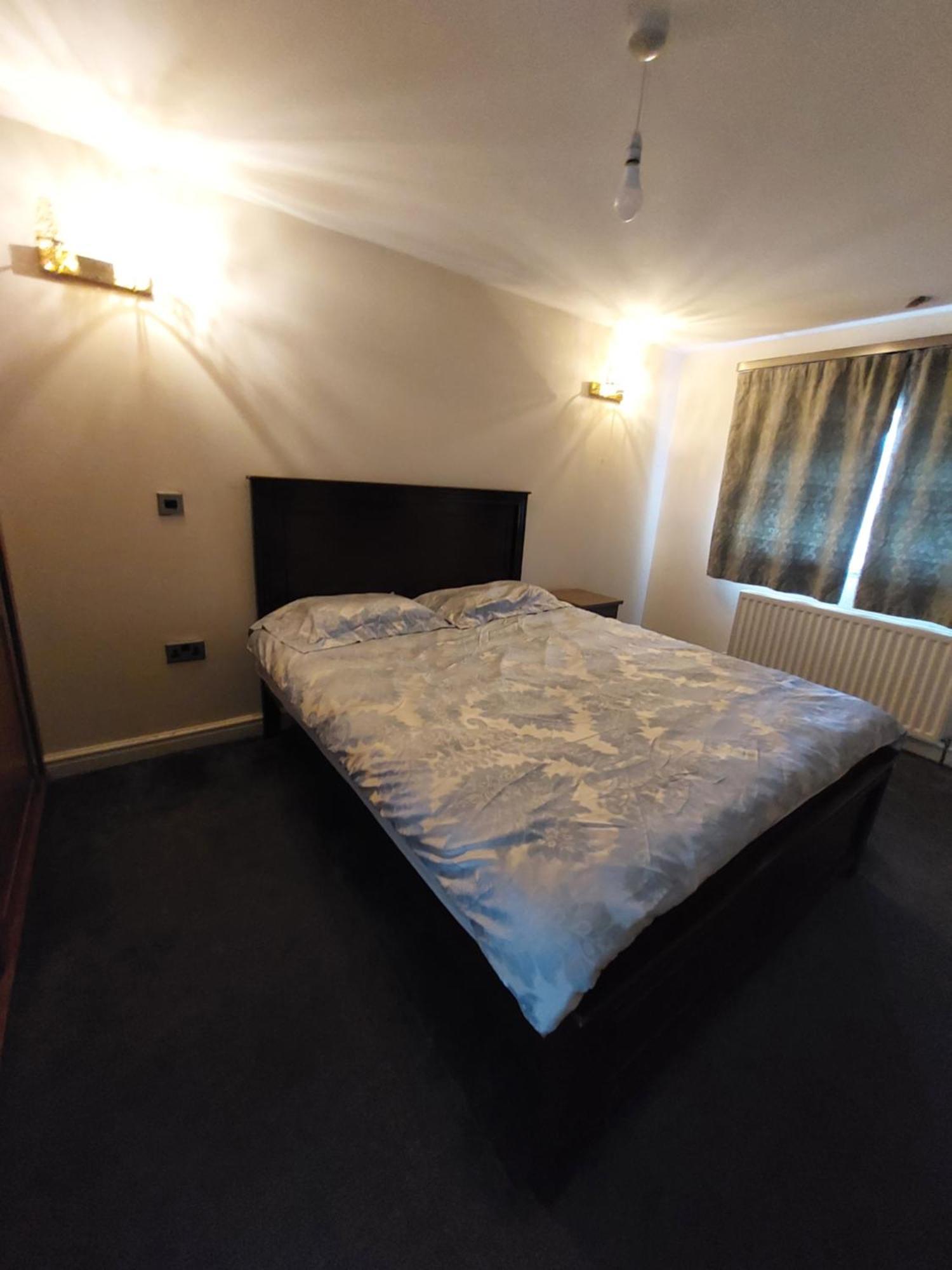Dobcross Close Apartment