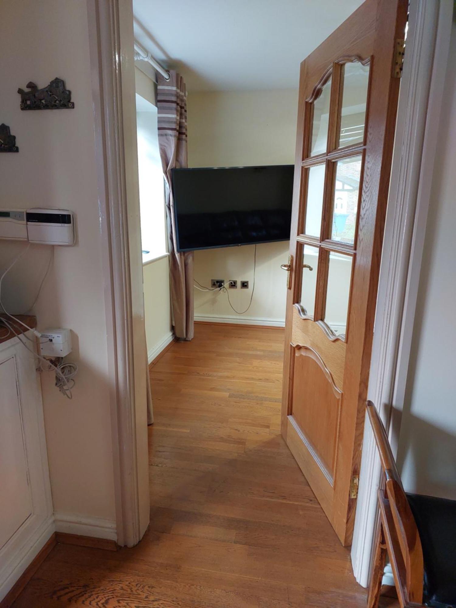 Dobcross Close *
