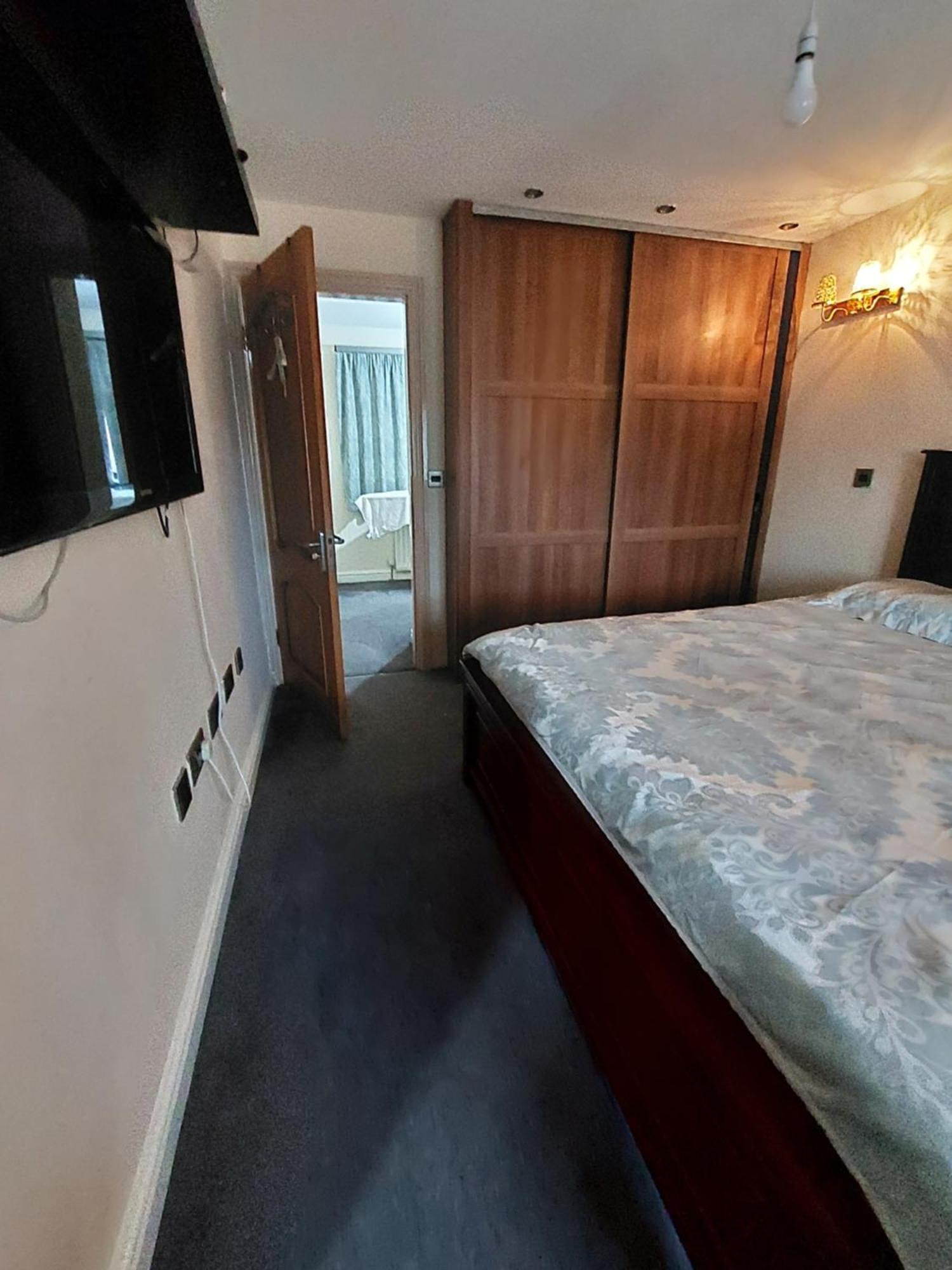Apartment Dobcross Close Manchester