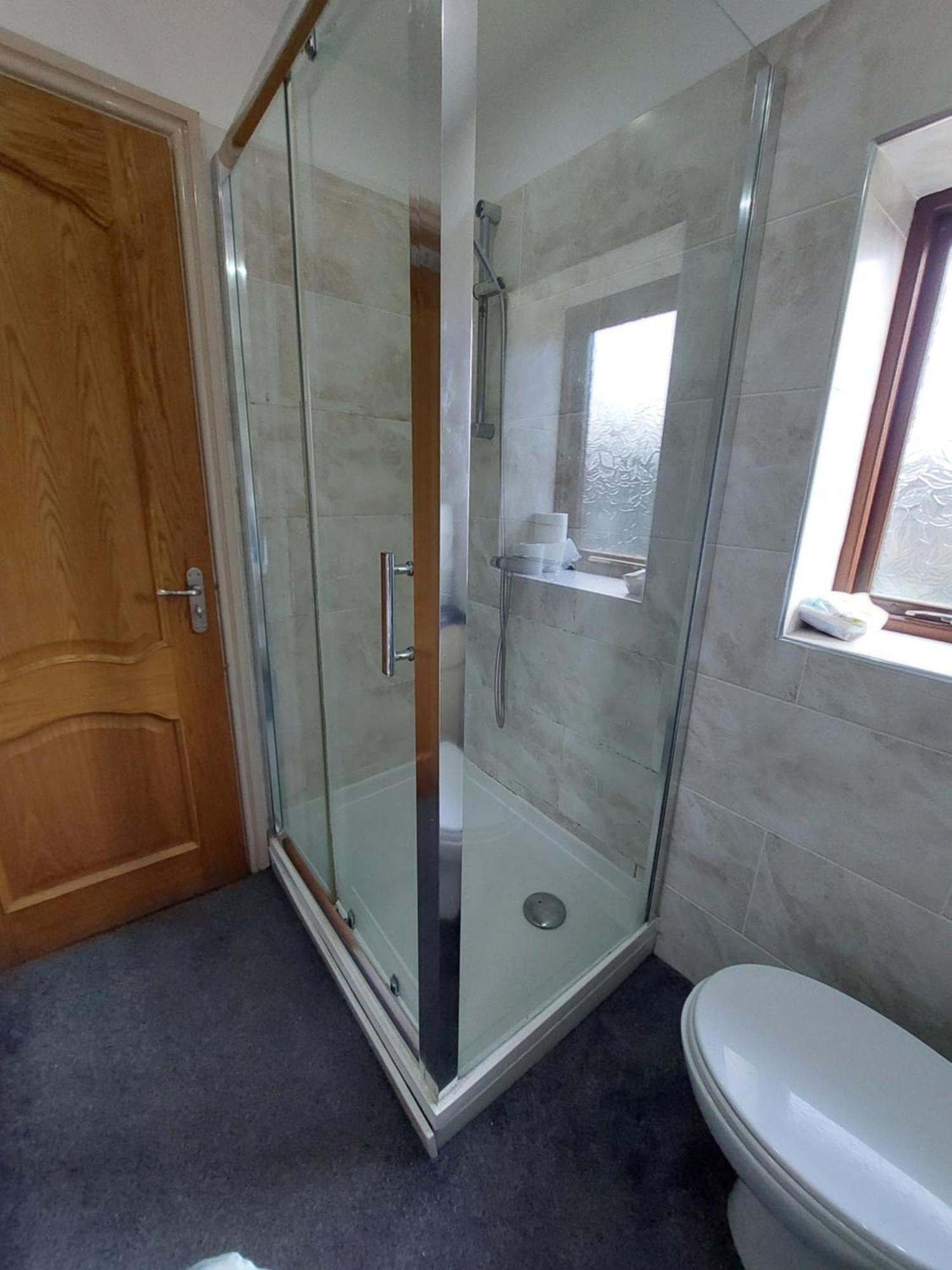 Apartment Dobcross Close