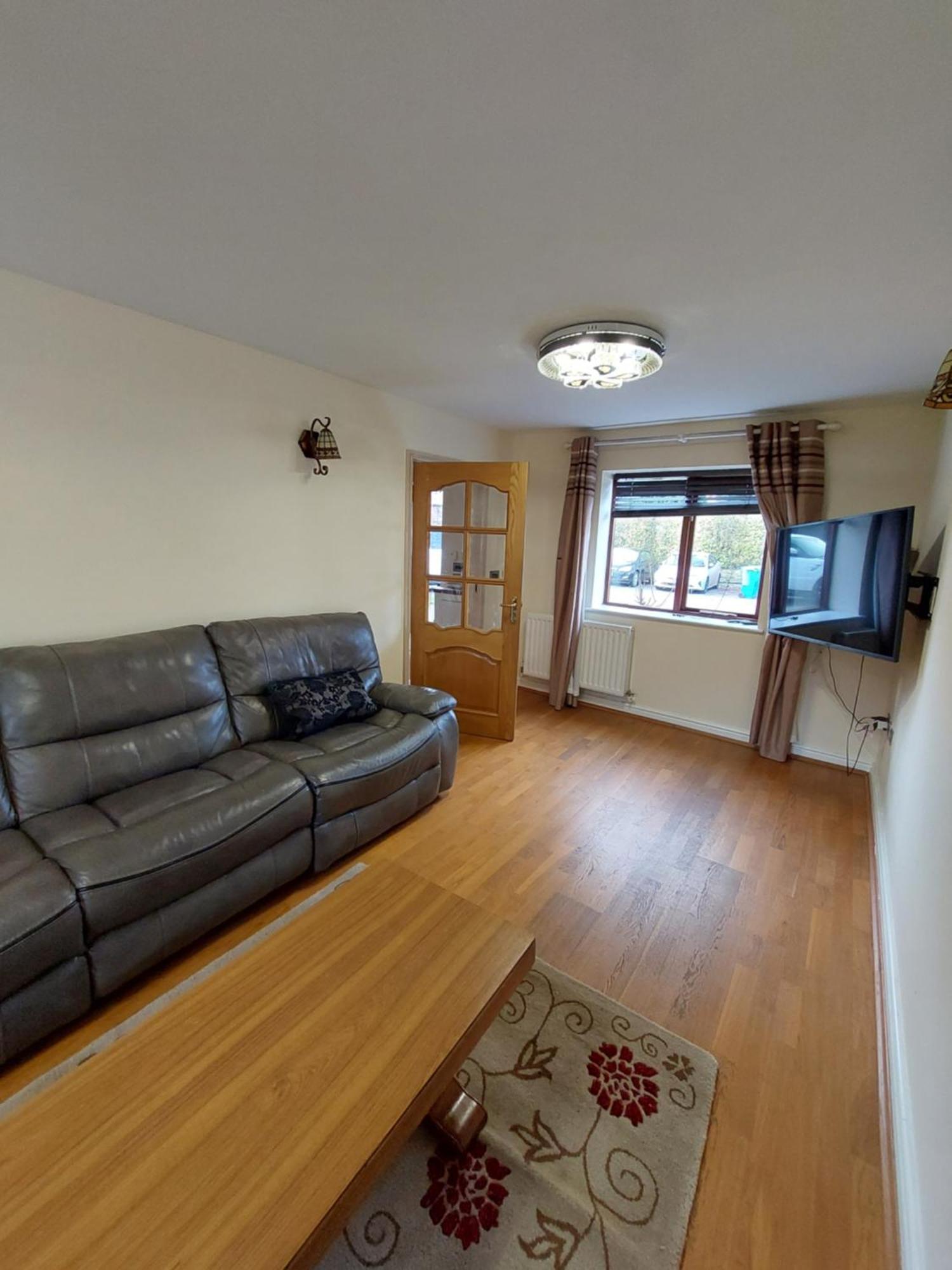 Dobcross Close Apartment