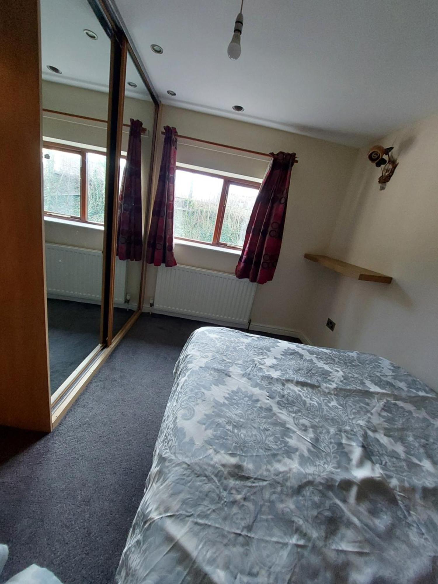 Apartment Dobcross Close