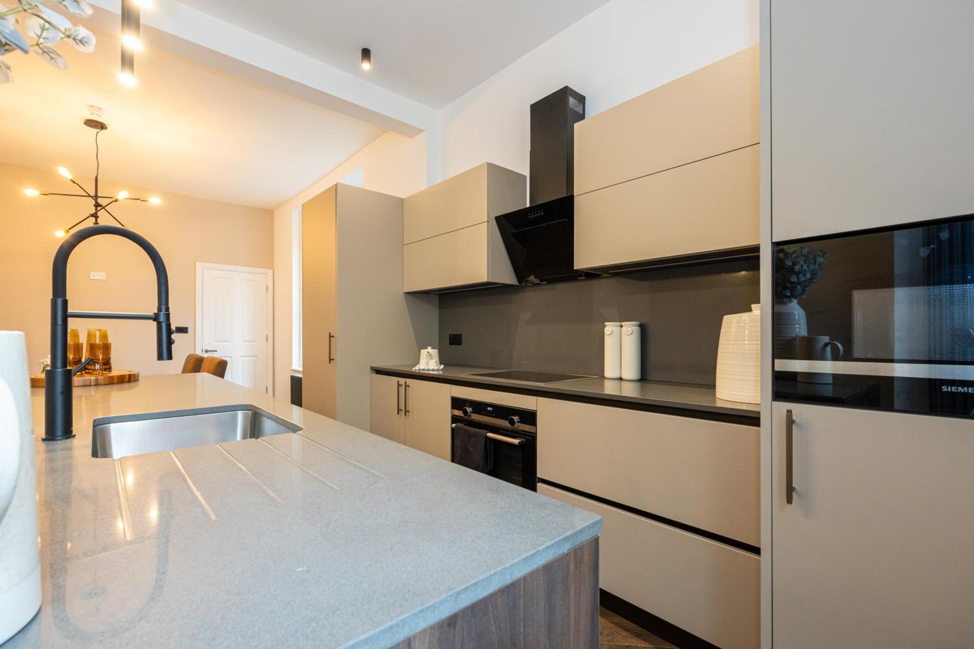 Holiday home Stunning Luxury Spacious - 5 Bedrooms - Rest & Recharge In *