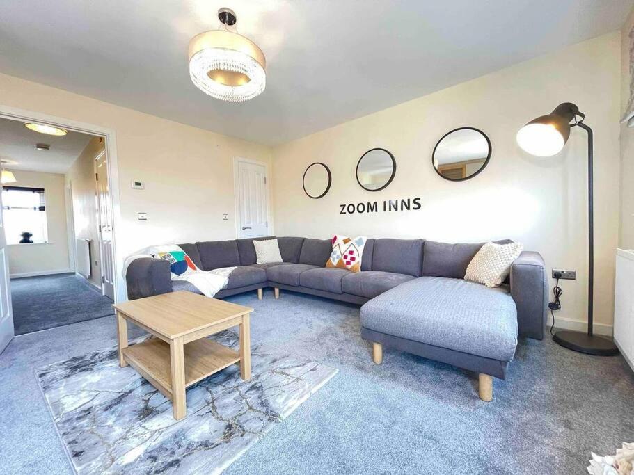 Stylish In Vibrant Salford, Manchester! Apartment *