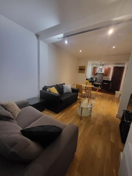 Fantastic 2 Bedroom *