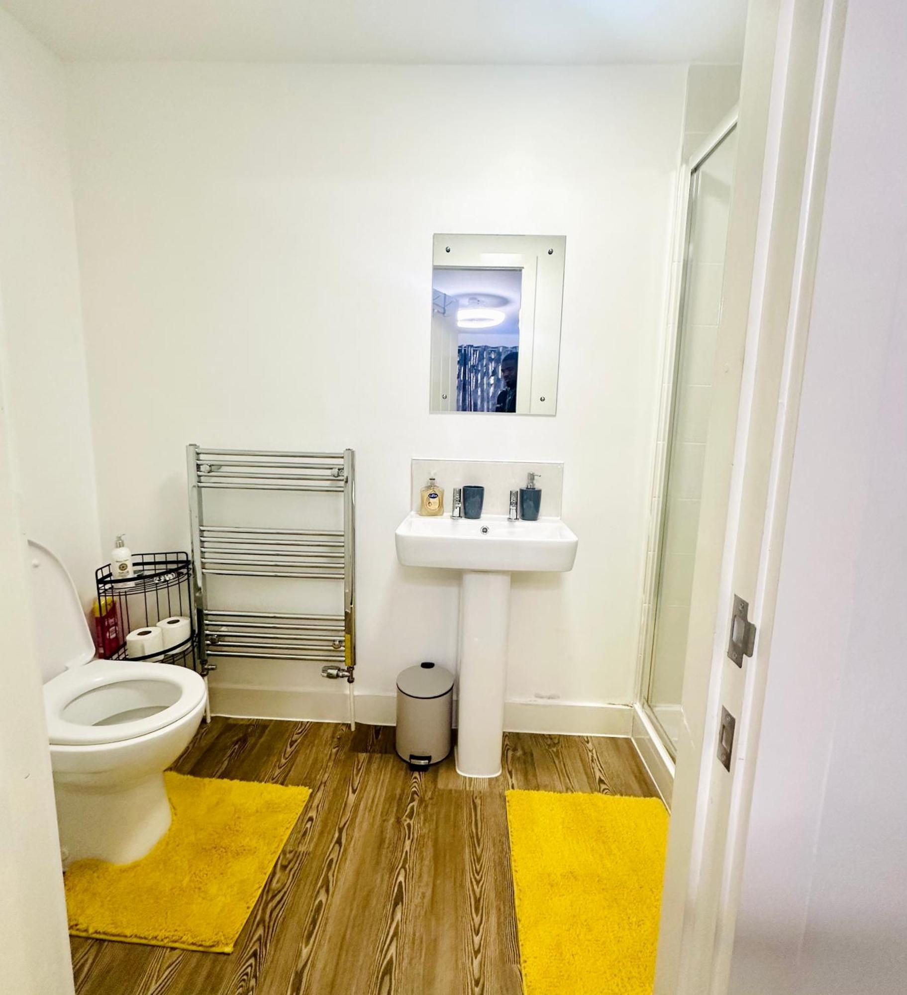 Homestay Private Modern Ensuite Near Etihad Stadium *