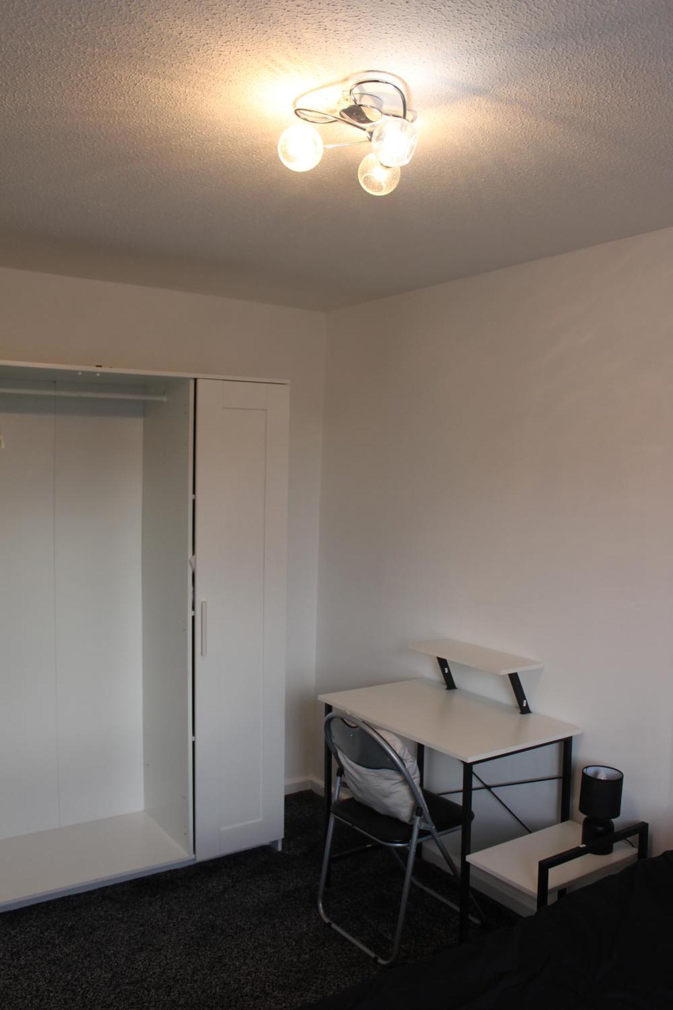 Apartment House Near Centre & Etihad, Free Parking & Garden Manchester