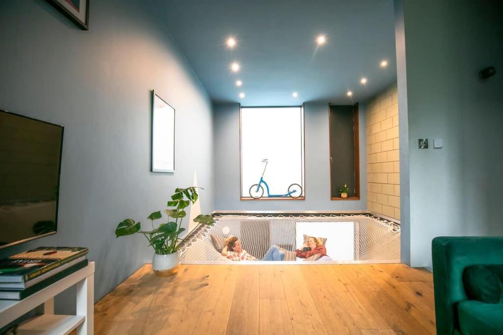 Hammock Heights! Hot Tub,private Garage,citycentre Apartment