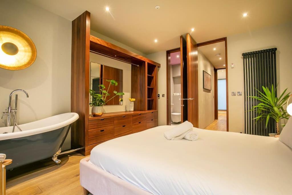 Hammock Heights! Hot Tub,private Garage,citycentre