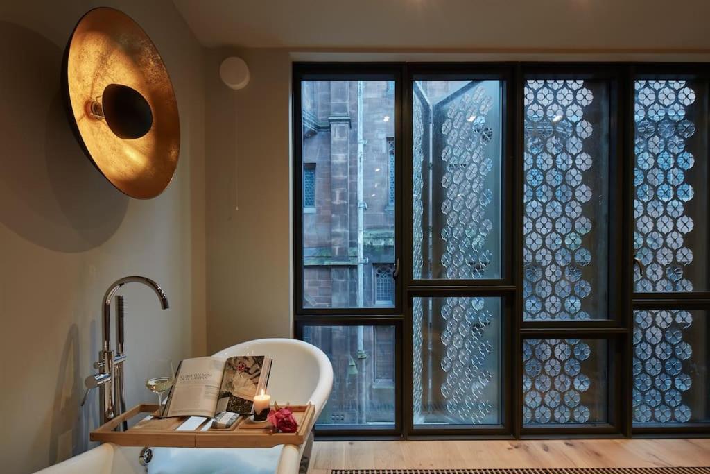 Apartment Hammock Heights! Hot Tub,private Garage,citycentre Manchester