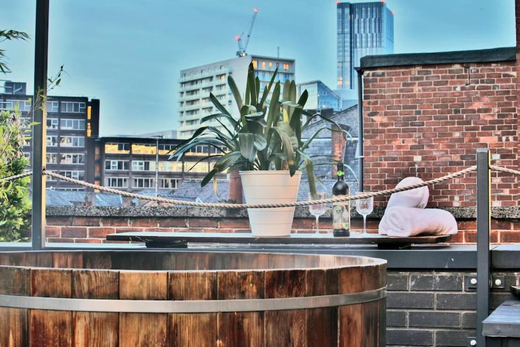 Apartment Hammock Heights! Hot Tub,private Garage,citycentre