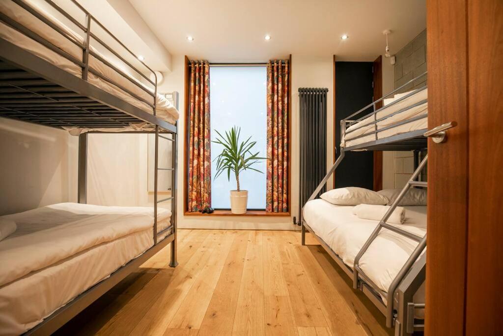 Apartment Hammock Heights! Hot Tub,private Garage,citycentre