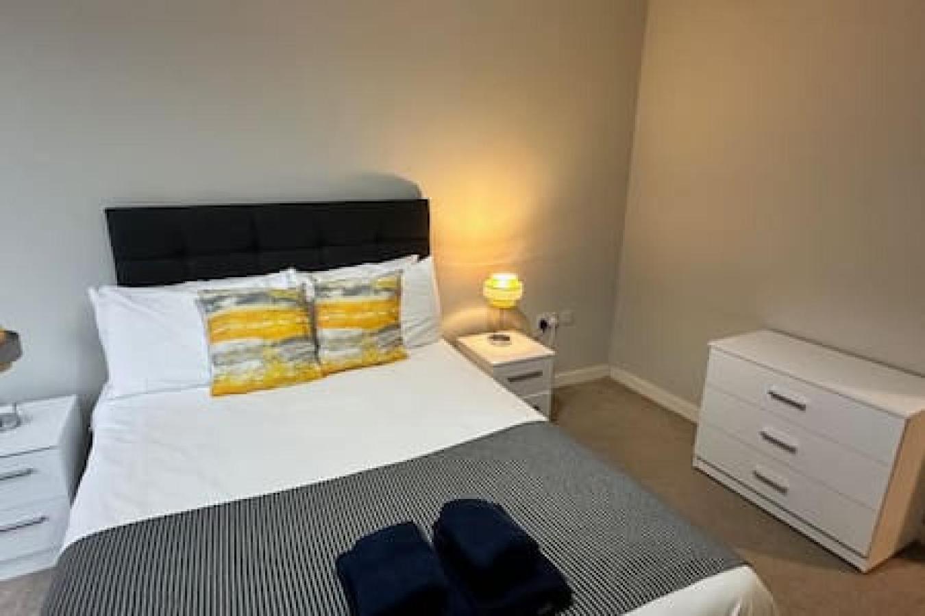 Fab 1 Bed With Balcony And River Views Sleeps 2