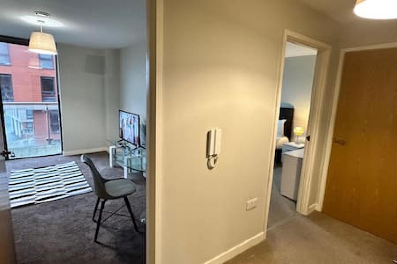 Fab 1 Bed With Balcony And River Views Sleeps 2