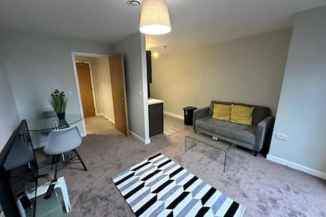 Fab 1 Bed With Balcony And River Views Sleeps 2 Apartment Manchester