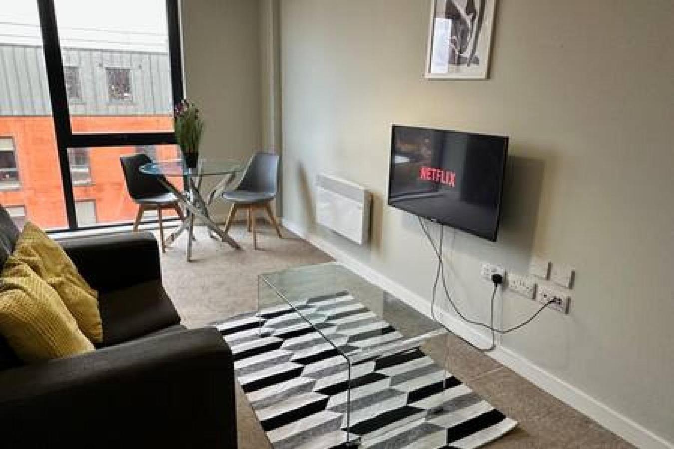 Lovely 1 Bed Sleeps 2 Apartment Manchester