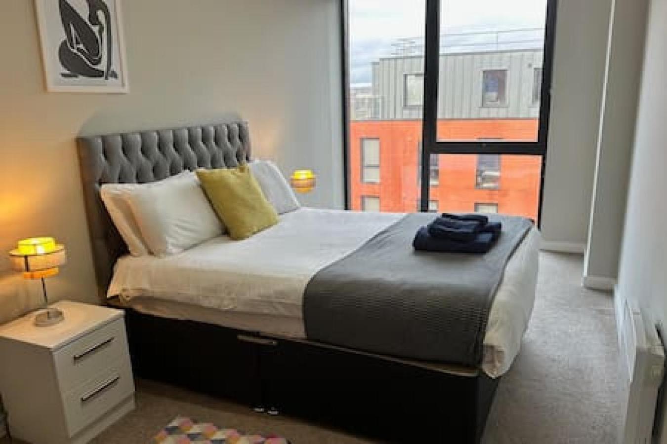 Lovely 1 Bed Sleeps 2 *