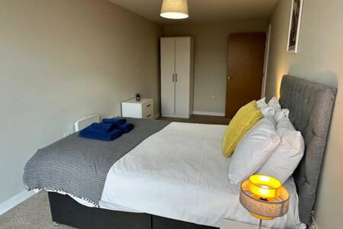 Lovely 1 Bed Sleeps 2 Apartment Manchester