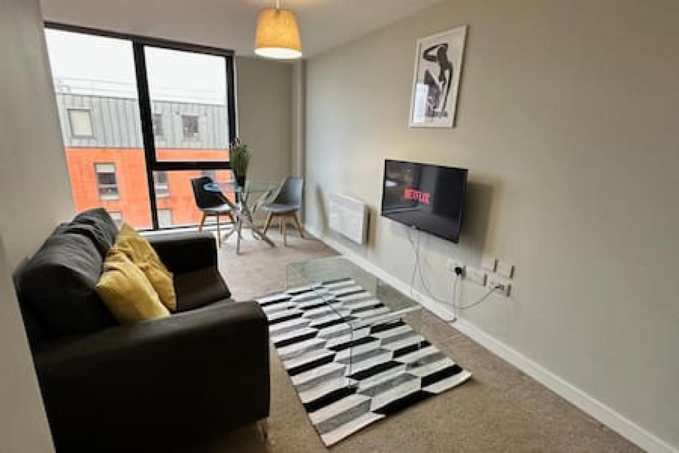 Lovely 1 Bed Sleeps 2 Apartment *